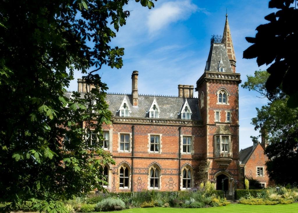 Brownsover Hall 럭비 외부 사진