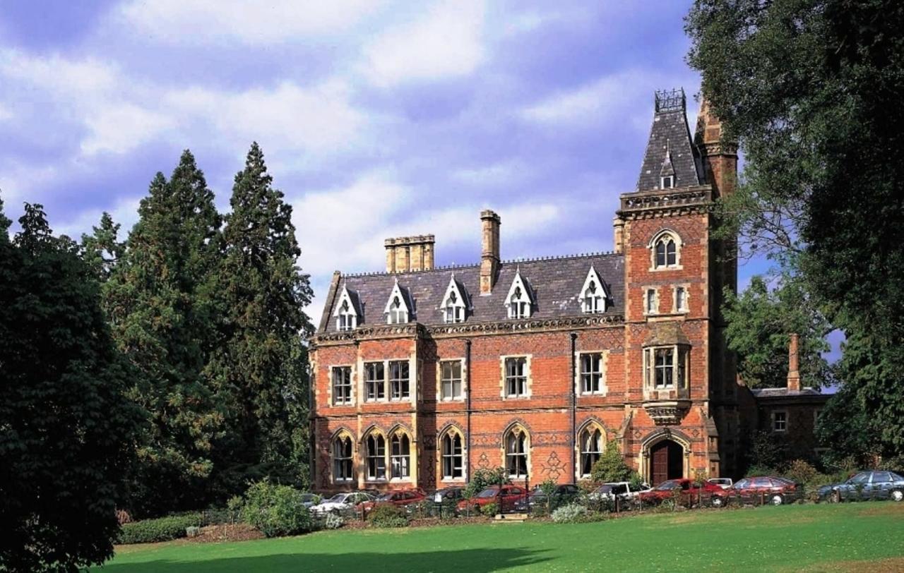 Brownsover Hall 럭비 외부 사진